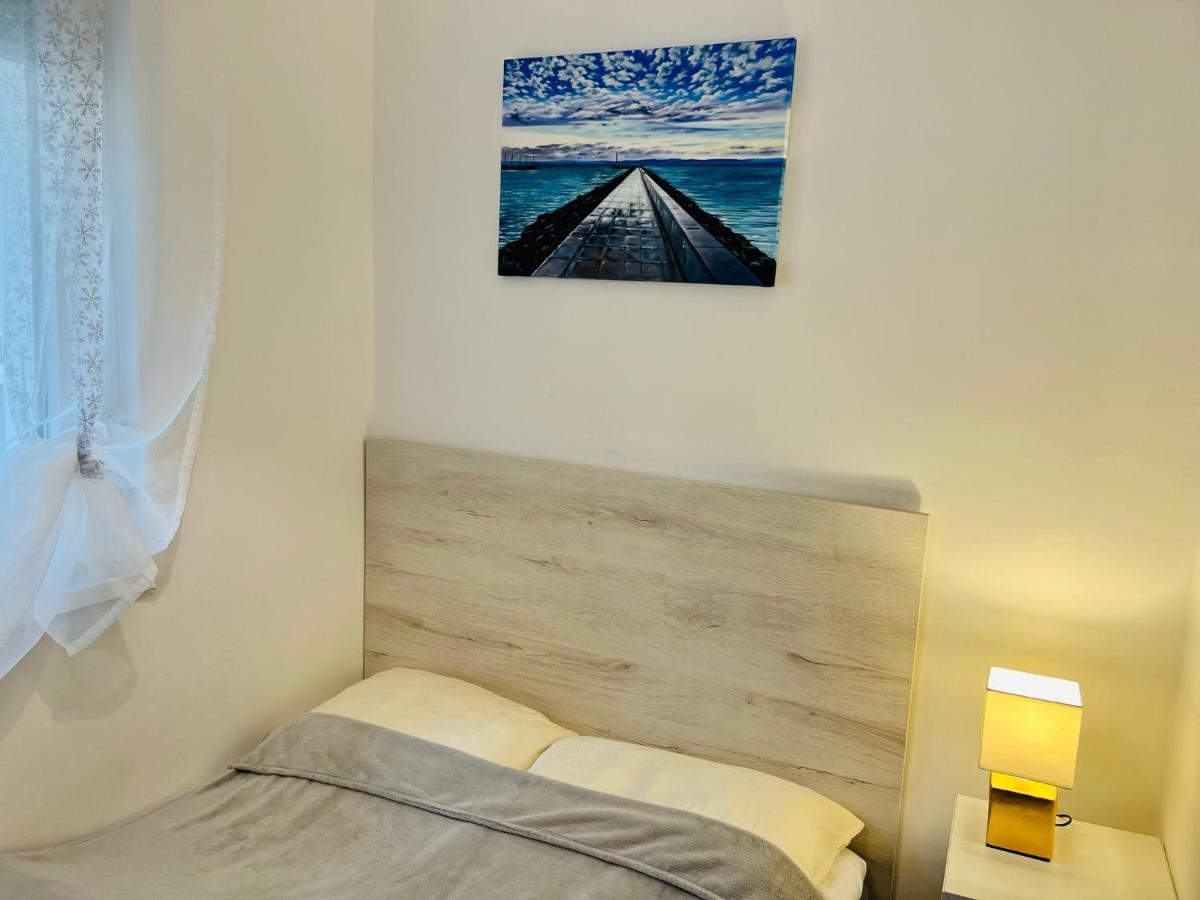 Balcsitthon Apartmanok Siófok Rom bilde